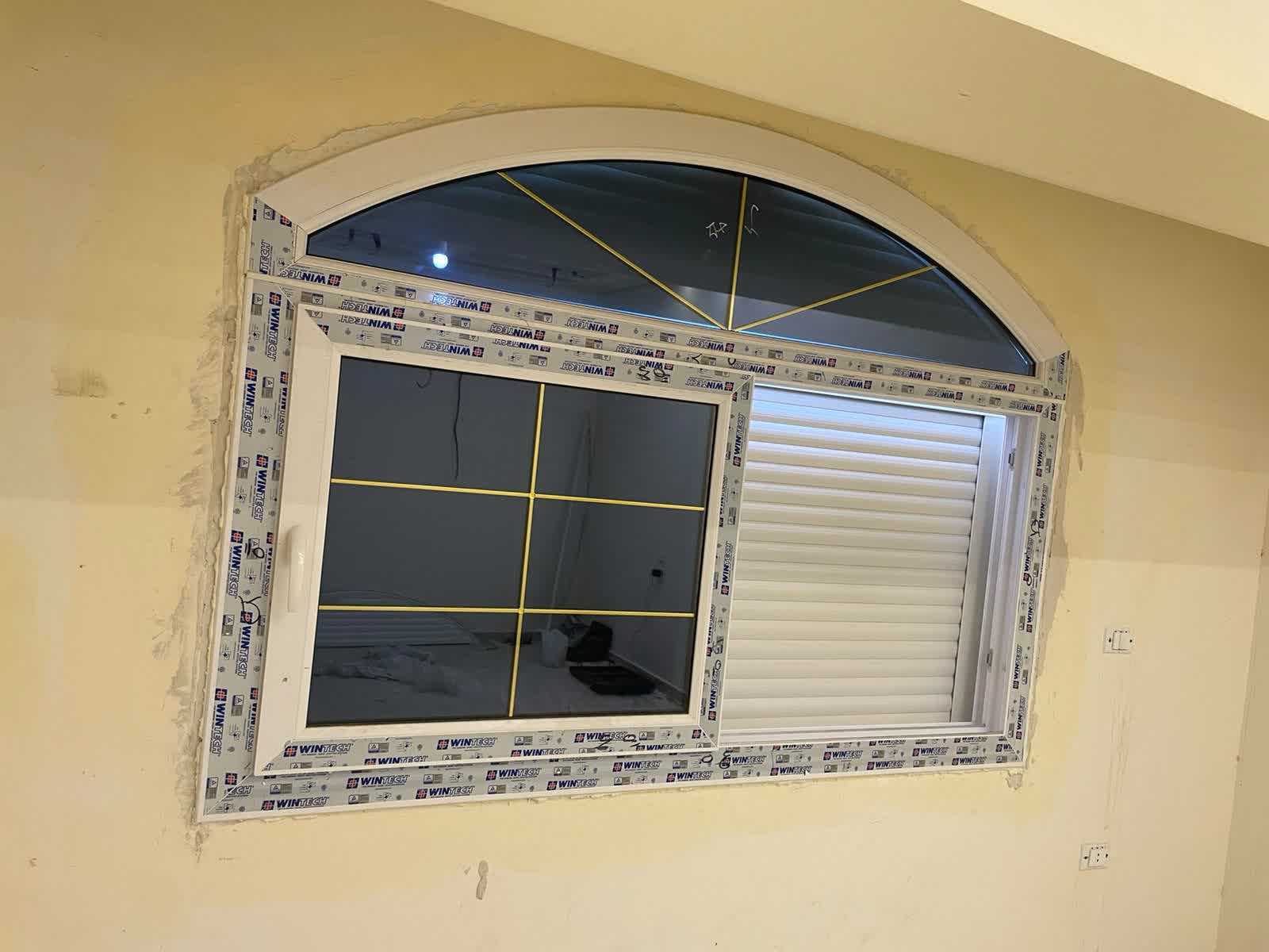 شباك جرار ، قطاع وينتك uPVC التركي ، اللون أبيض ، جورجيا لونها ذهبي ، شباك آرش ، شاتر خارجي