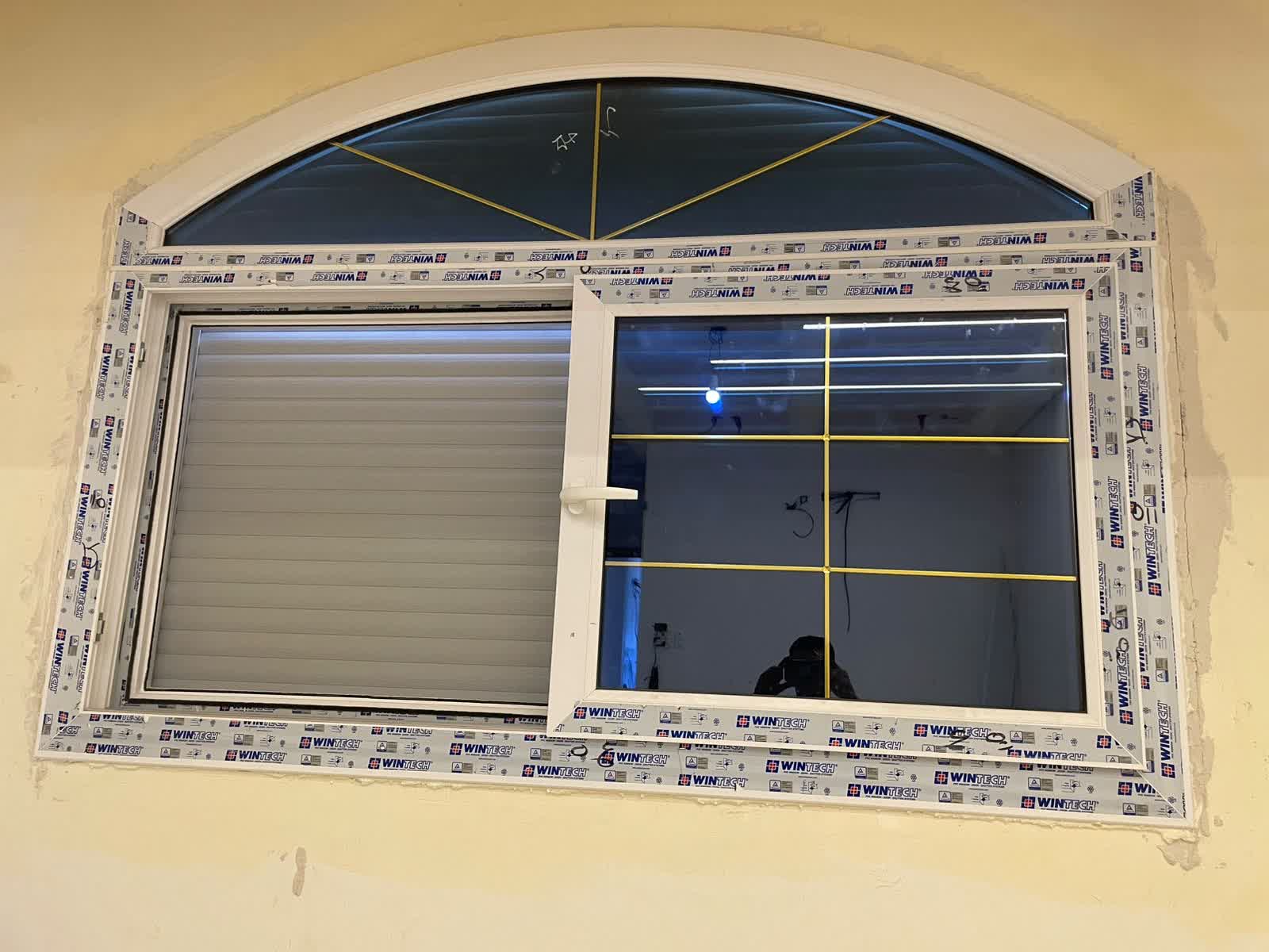 شباك يو بي في سي منزلق جرار ، قطاع وينتك التركي ، اللون أبيض ، شاتر خارجي